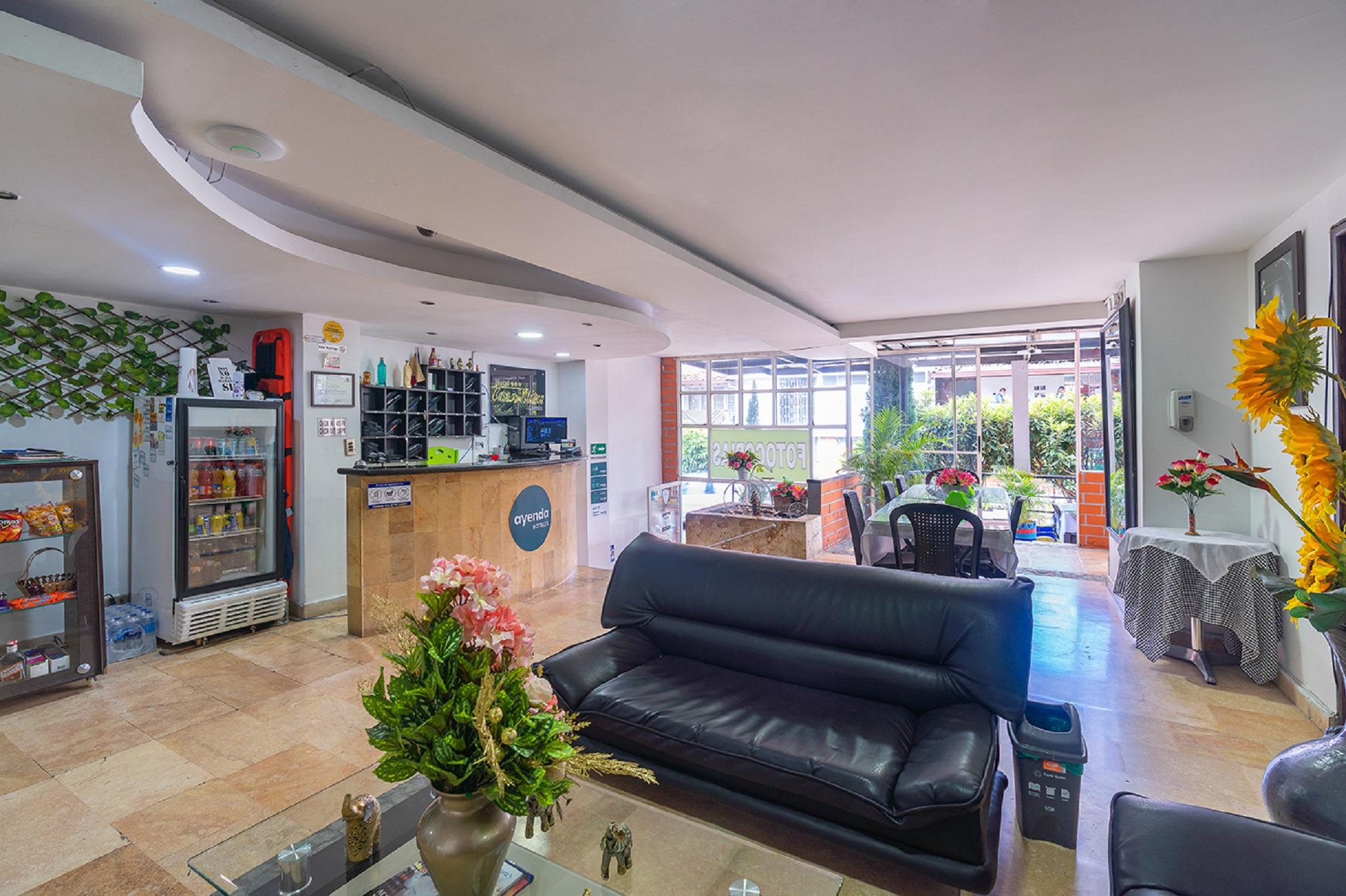 Casa Blanca Laureles Hotel