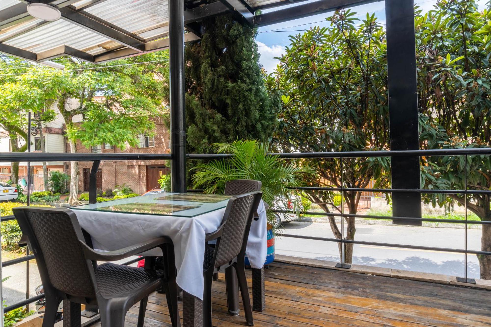Hotel Casa Blanca Laureles 3*